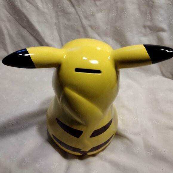 Pokemon || 8.5" Pikachu Ceramic Bank - Picture 7 of 11